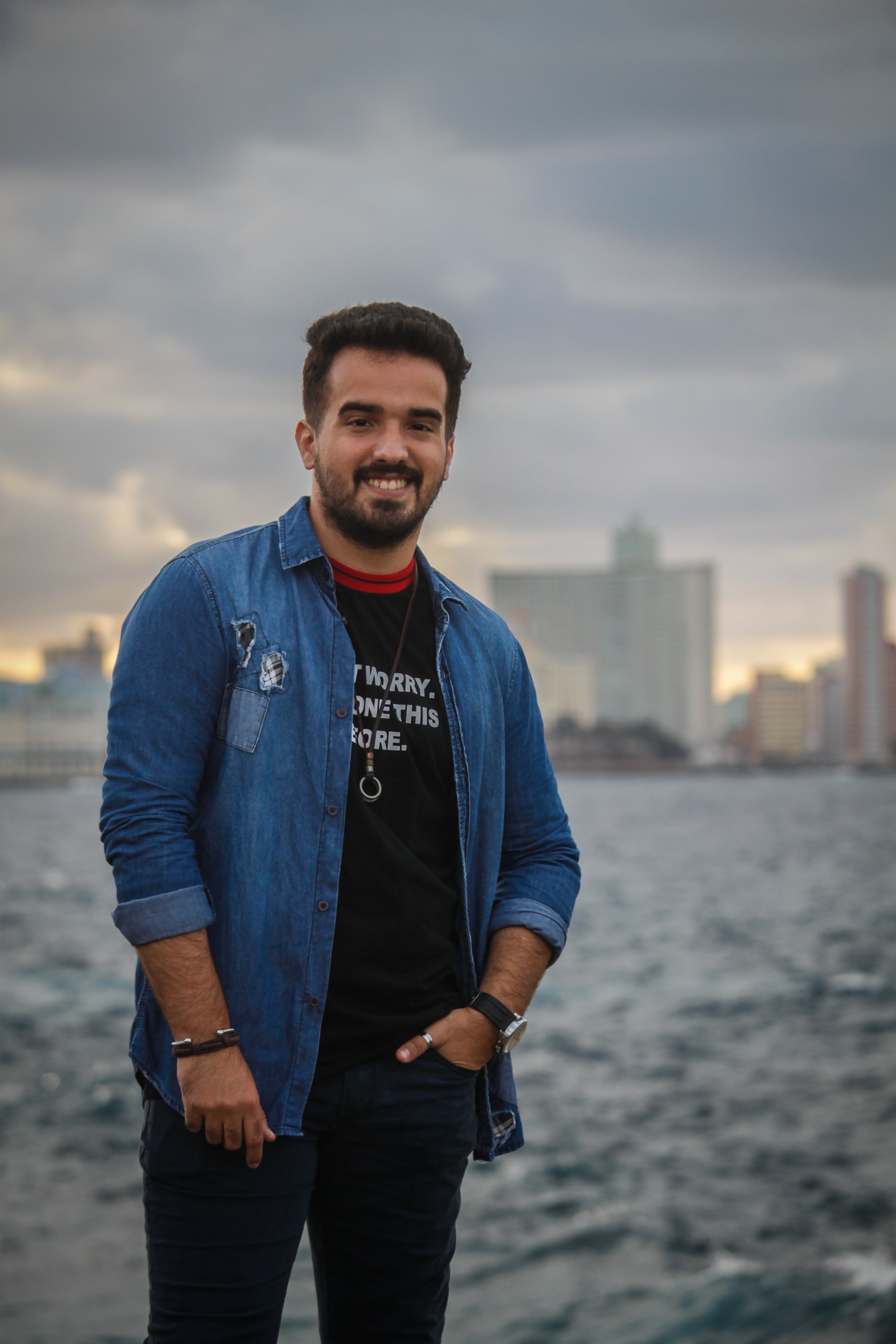 <em><strong>Ahmet Ç</strong></em>